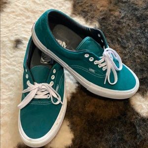 Vans era shoes
